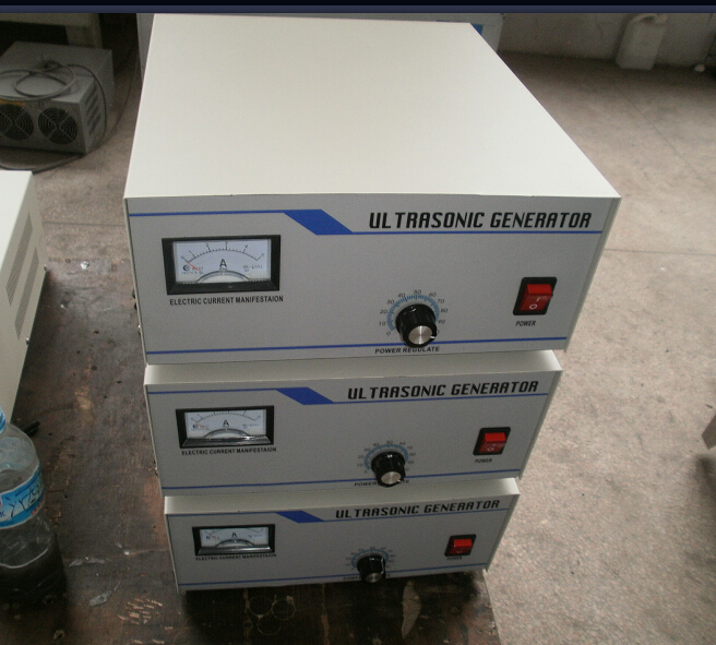 600W超声波震板每套配置一台超声波发生器